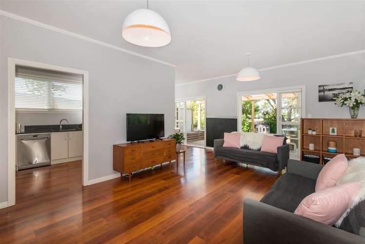 13 Coronation Street Belmont_8