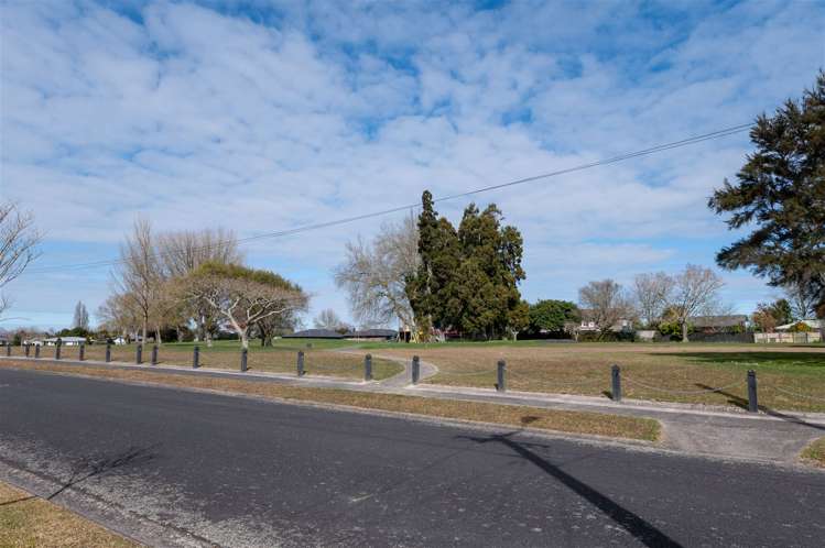 54 Carlyle Avenue Chartwell_21