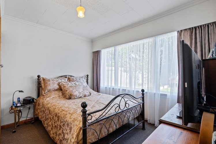 586 Tay Street Hawthorndale_10