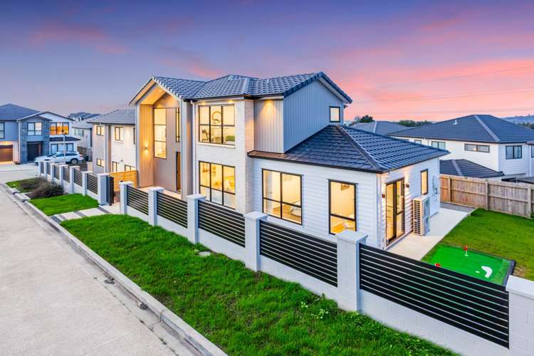 17 Ballyalton Crescent Flat Bush_3