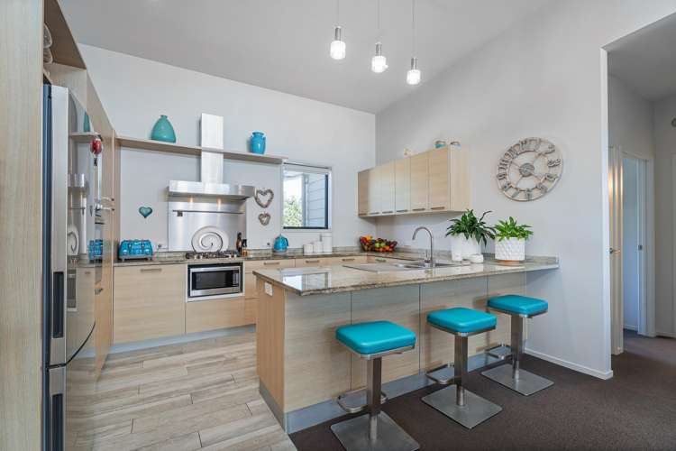 38/73 South Highway - Sovereign Pier_5