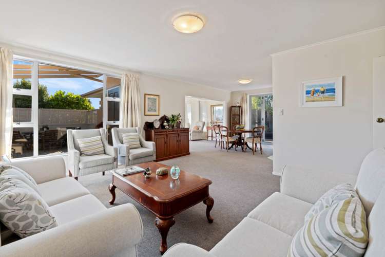 32 Fielding Crescent Farm Cove_5