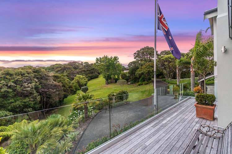 2 Puriri Place Sandspit_36