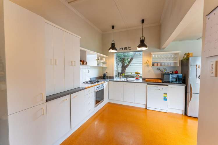 8 Saint Johns Avenue Highfield_5