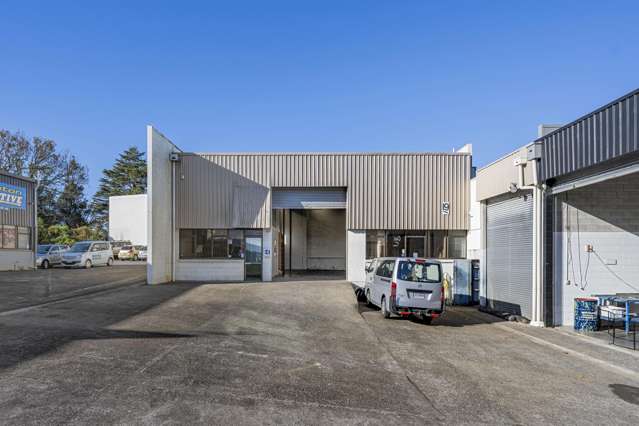 Tightly held St Johns industrial - 257sqm