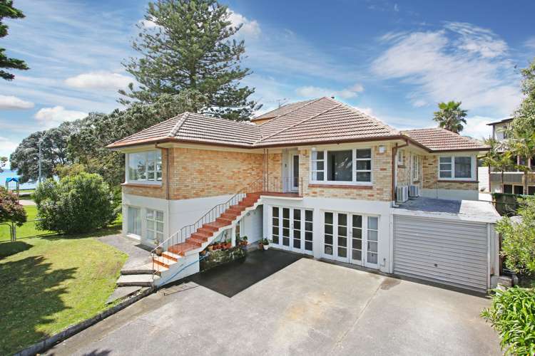 2 Hostel Access Road Eastern Beach_6