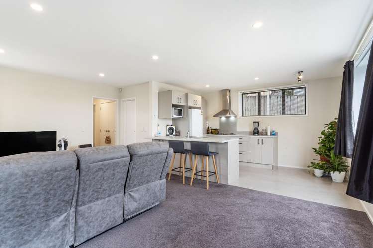 2/2 Grenadine Place Unsworth Heights_6