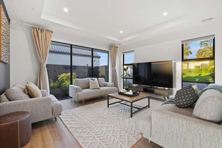 24 Irvines Track Halswell_11