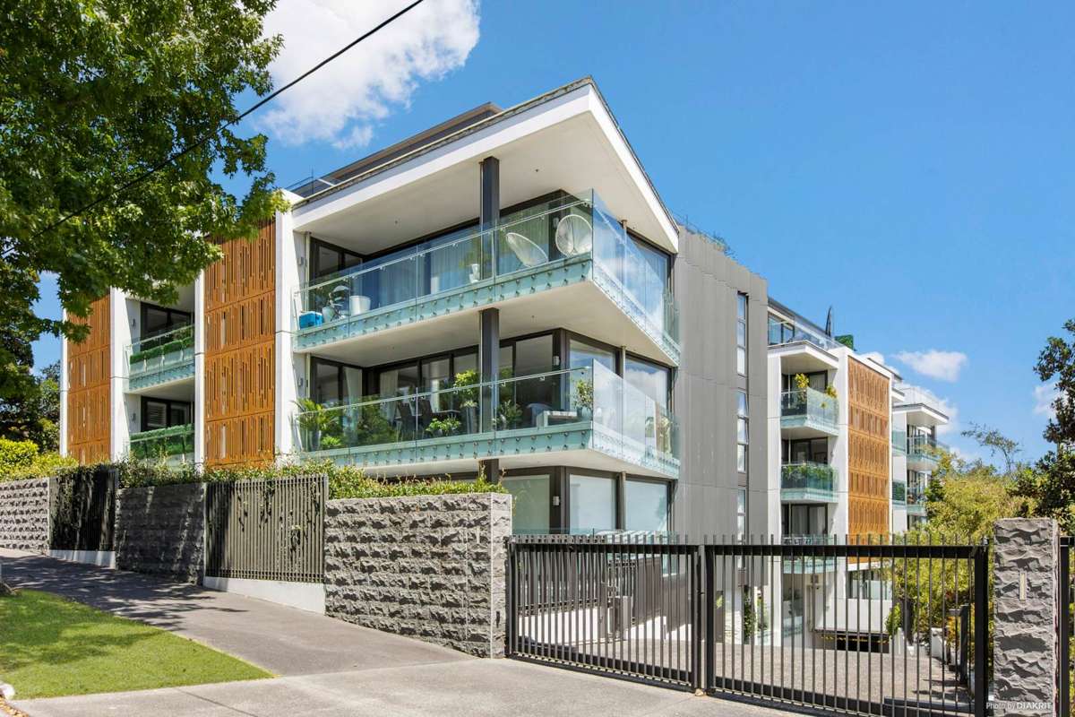 102/28 Balfour Road_0