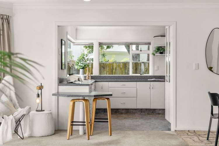 232 Welcome Bay Road Welcome Bay_1