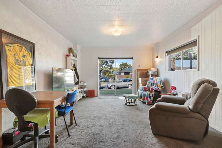 18 Nui Mana Place Te Atatu South_7