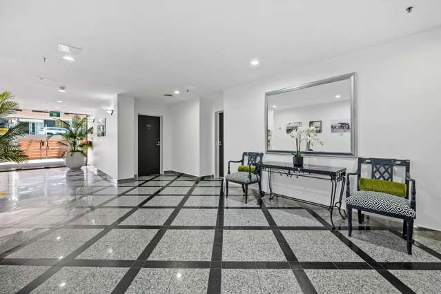 GC/175 Hurstmere Road Takapuna_4