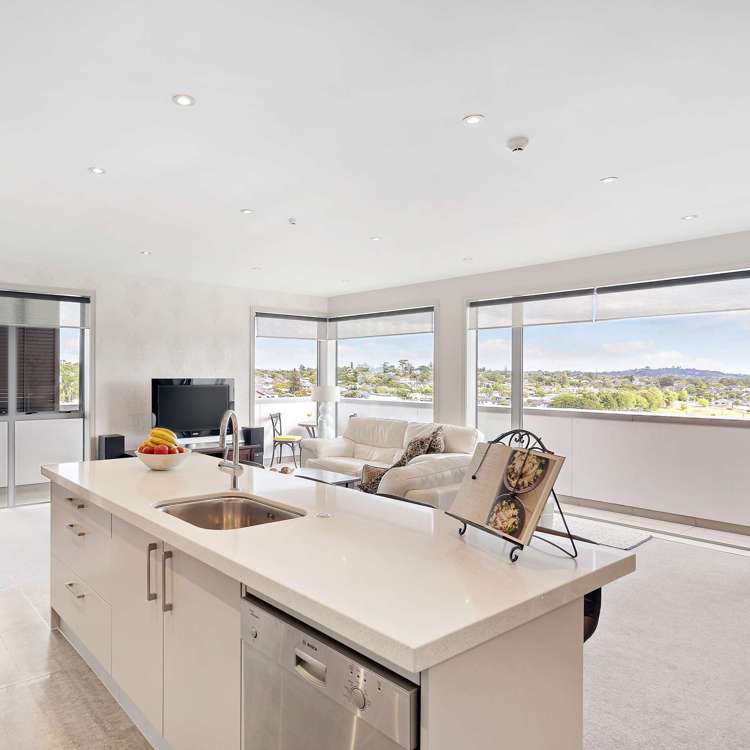 7/23 Wellington Street Howick_7