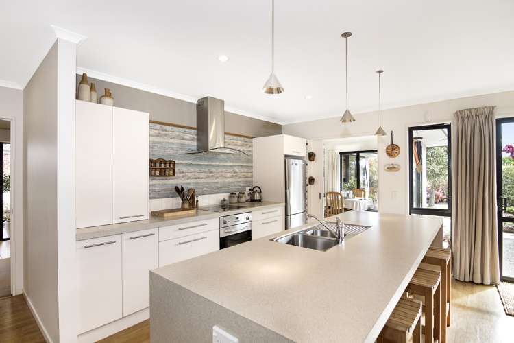 38 Hollybush Drive Brightwater_10