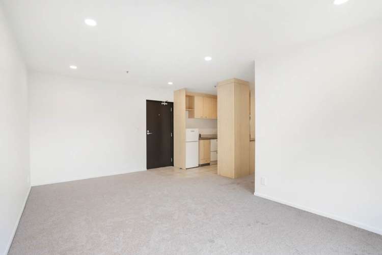 1i/10 Crown Lynn Place New Lynn_5