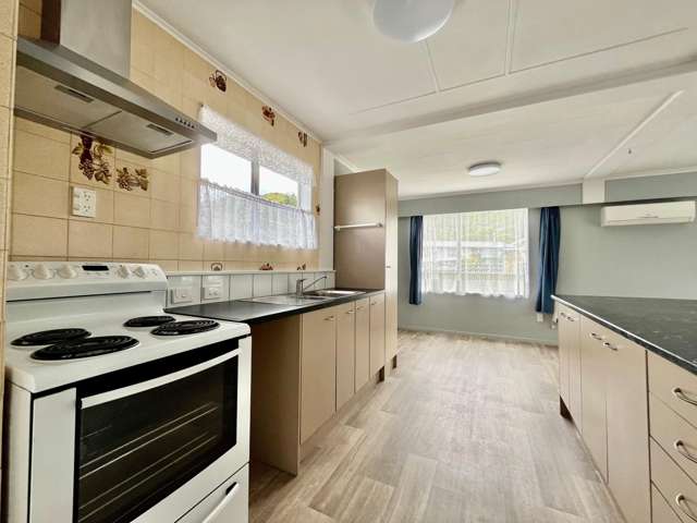  11 Kendal Grove Wainuiomata_1