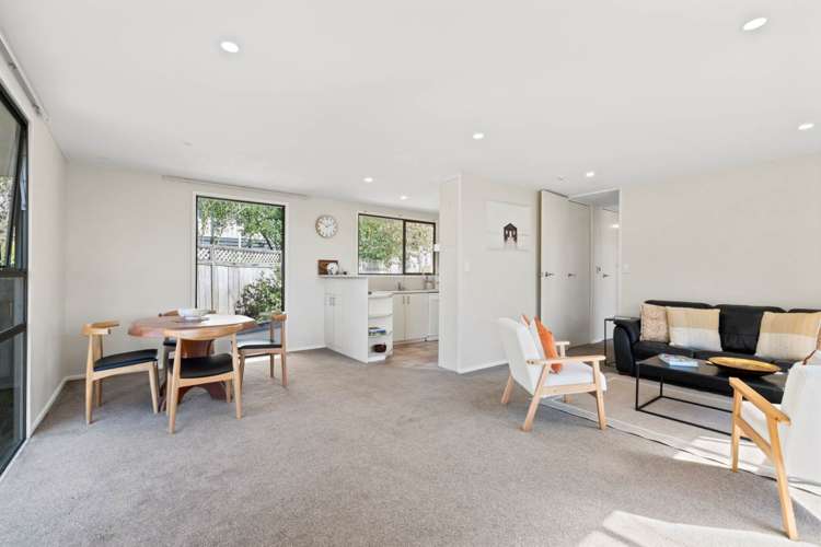 41 John Dee Crescent Red Beach_7