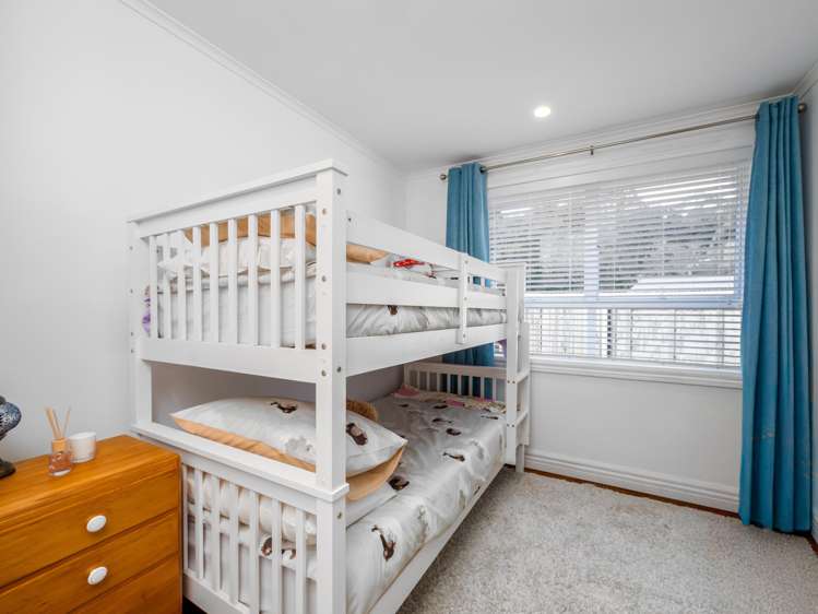 3 Lichen Grove Russell_14