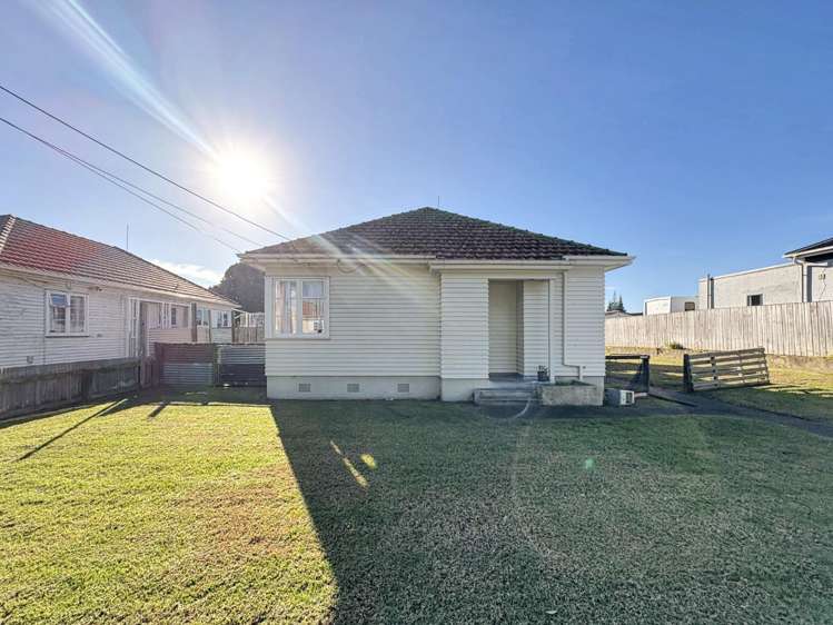 20 Swiss Avenue 1208_1