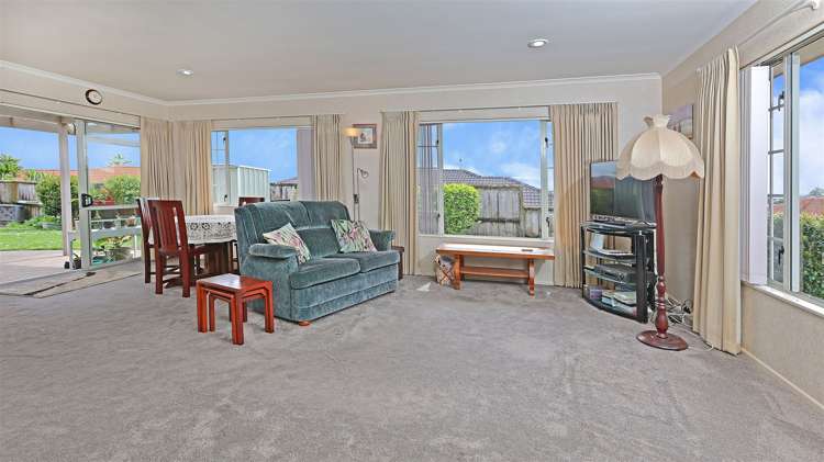 5 Somerton Rise Henderson_7