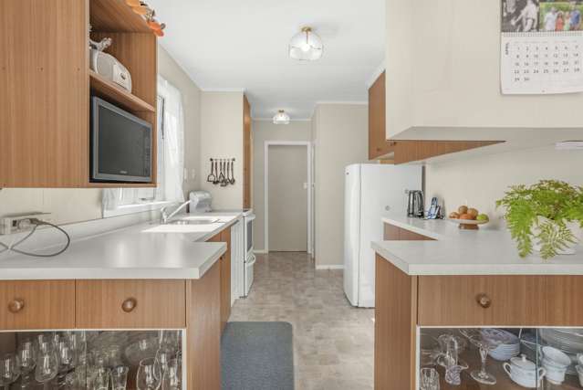 44 Russell Road Wainuiomata_3