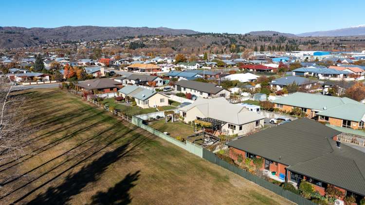 6 Fir Close Alexandra_14