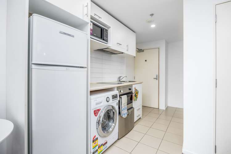 9h/23 Emily Place Auckland Central_7