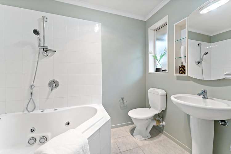 12 Redcastle Drive East Tamaki_21