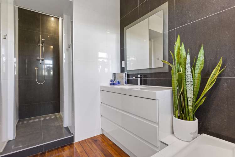 261 Lake Road Belmont_12