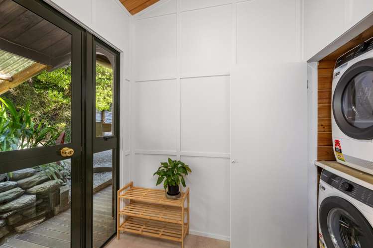 2495 Kenepuru Road Portage_21