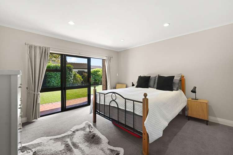 54 Ellerslie Avenue Chedworth_9