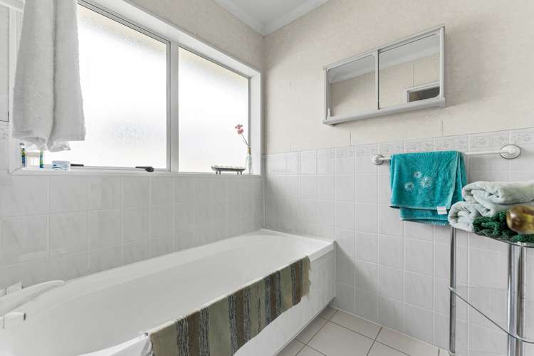 8 Vanderbilt Parade Albany_19