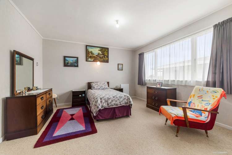 8 Roberts Road Glenfield_11