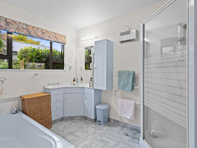 3 Falcon Drive Allenton_13
