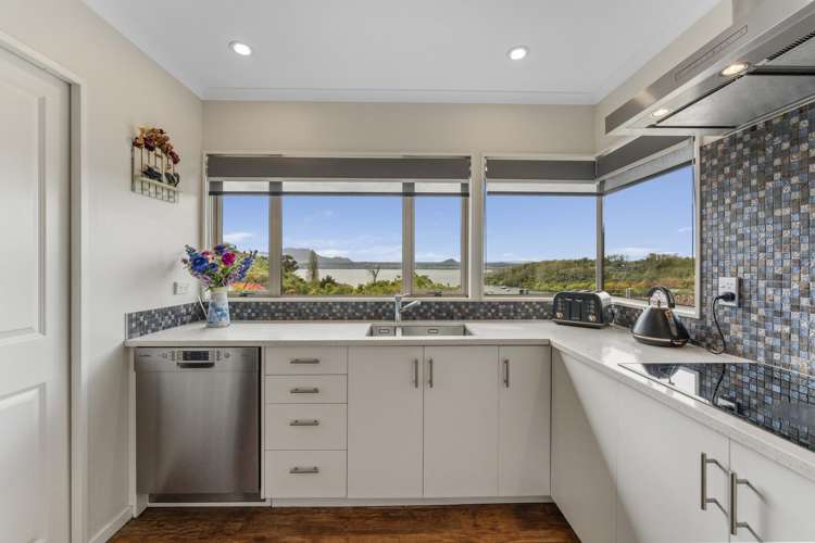 19 Te Urunga Place Acacia Bay_9