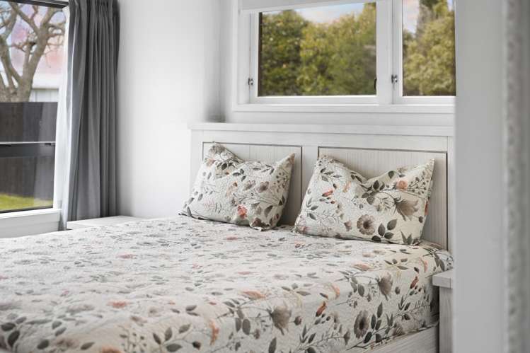 59 Resthill Crescent Glenview_11