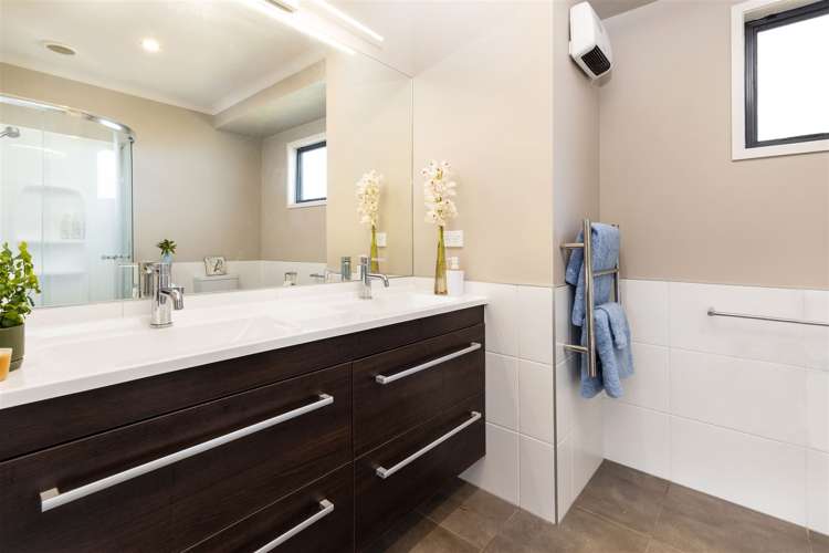 19 Ocean View Crescent Rarangi_12