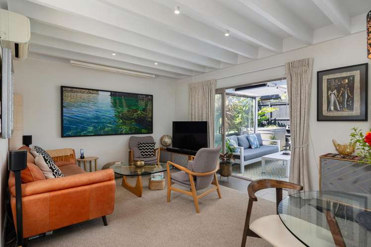 2/5 Wesley Avenue Mount Albert_12