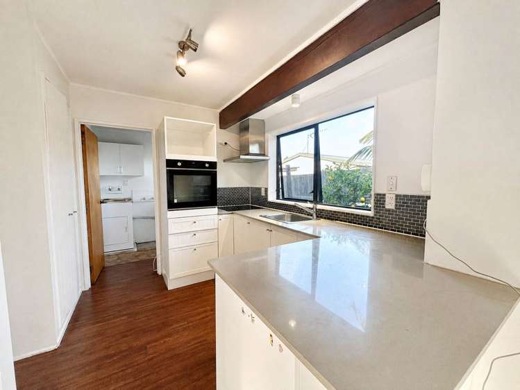 3/98 Roberts Road Te Atatu South_4