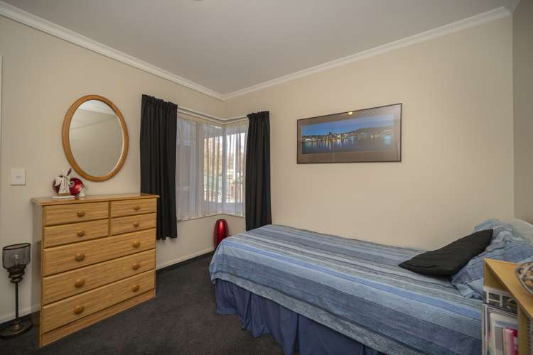 4 Stead Crescent Stoke_17