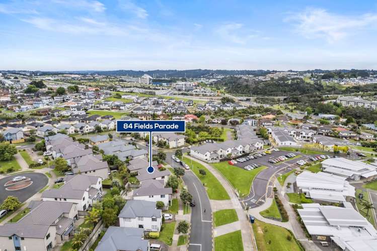 84 Fields Parade Oteha_15