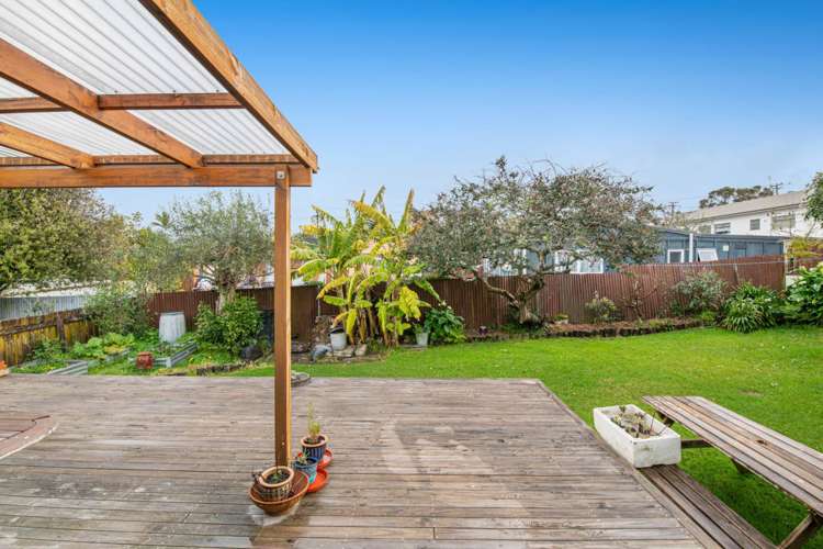 7 Thorburn Avenue Red Beach_8