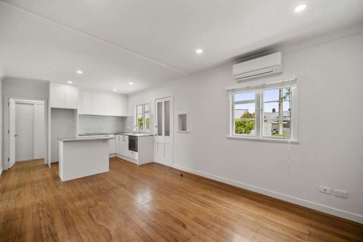 2/27 Calliope Road Devonport_6