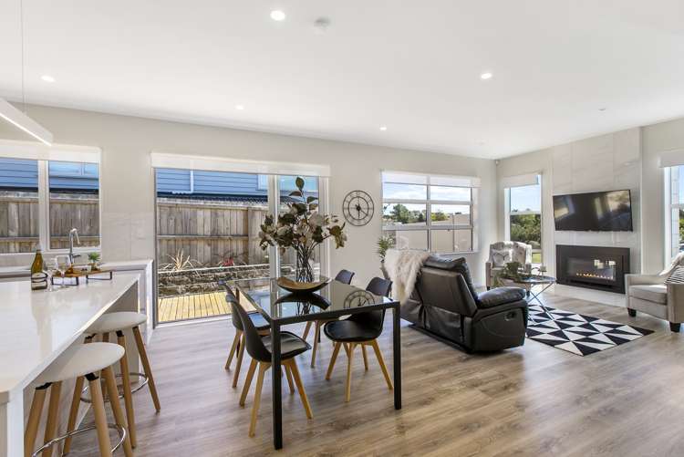 8 Atalanta Way Beachlands_4