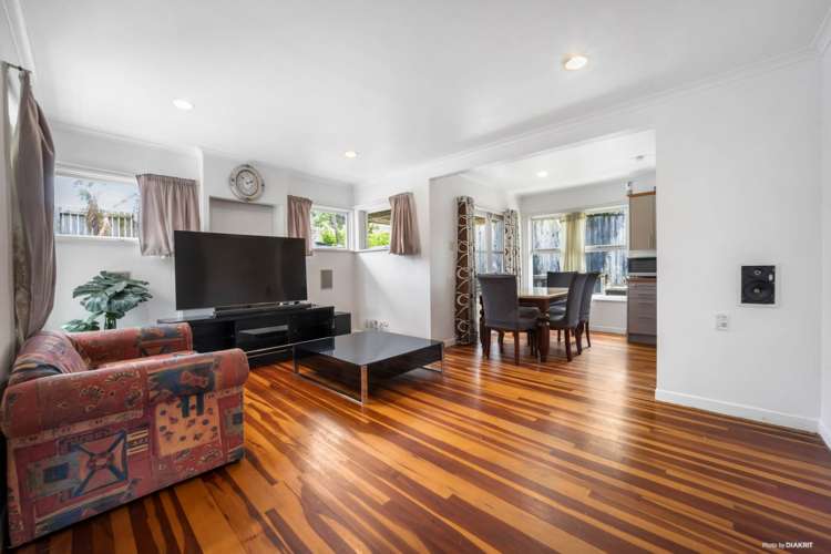 160 Glengarry Road Glen Eden_4