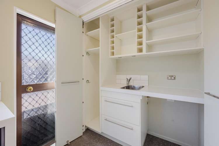 42 Atherfold Crescent Greenmeadows_16