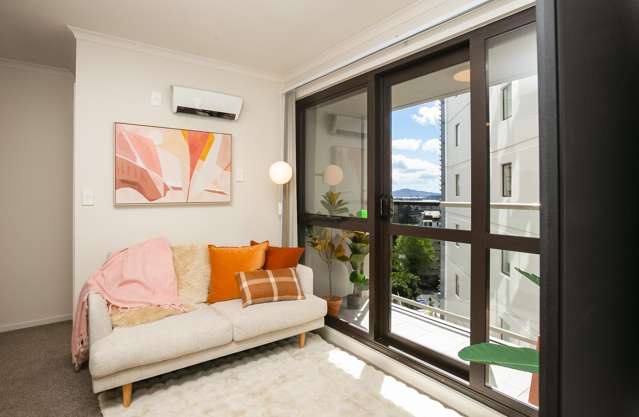 Safe, Loan-Approved, Reno'd. Near Uni/W'cliffe