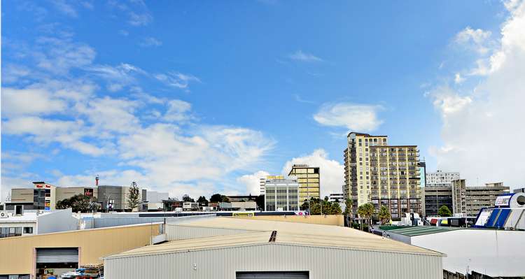 8/11 Freeman Way Manukau_14