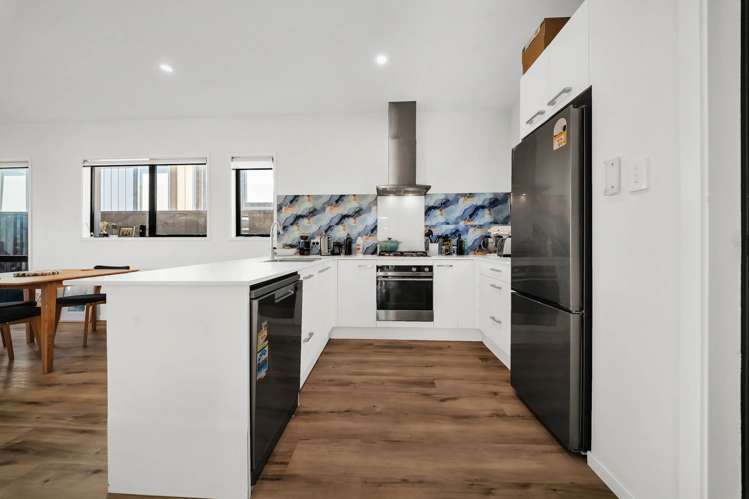 18 Canna Street Flat Bush_11