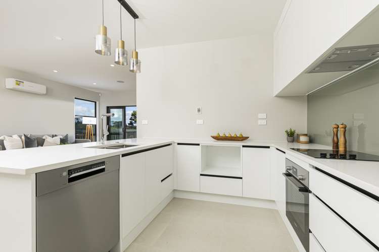 36 Taiororua Avenue Massey_3